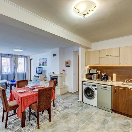 פמפורובו Bright And Spacious 2-Bdr Apartment With Balcony By Flat Mаnager מראה חיצוני תמונה