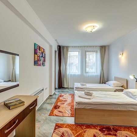 פמפורובו Bright And Spacious 2-Bdr Apartment With Balcony By Flat Mаnager מראה חיצוני תמונה